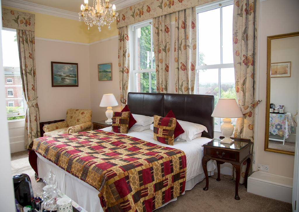 Bed and Breakfast Southbank House Hereford Exterior foto